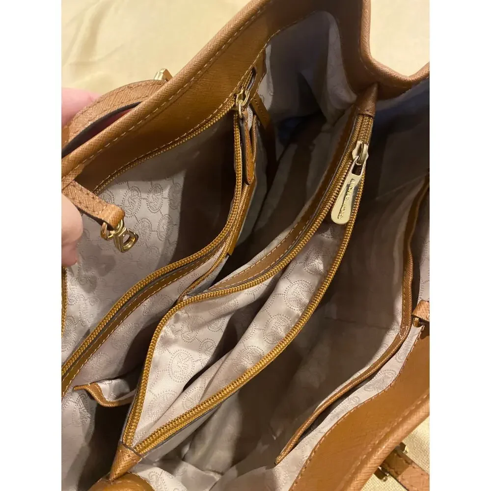 Michael Kors leather purse - Picture 11 of 16